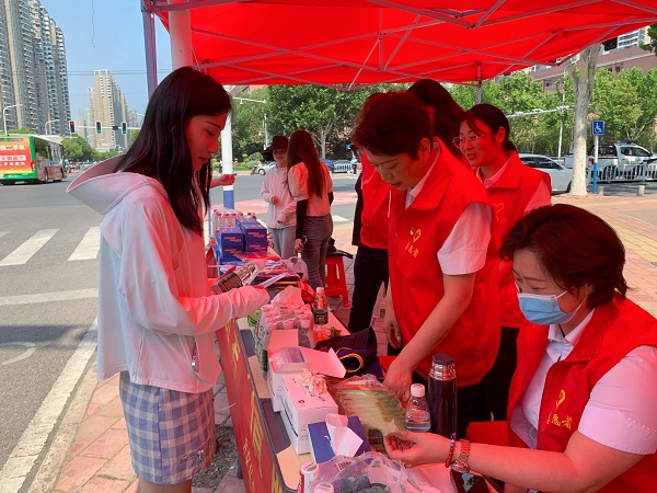 助力學(xué)子圓夢(mèng)，踐行國企擔當  安徽鹽業(yè)地產(chǎn)集團組織愛(ài)心助考公益活動(dòng)